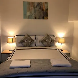 Centre 1 Bower Street2 Bed Apartment